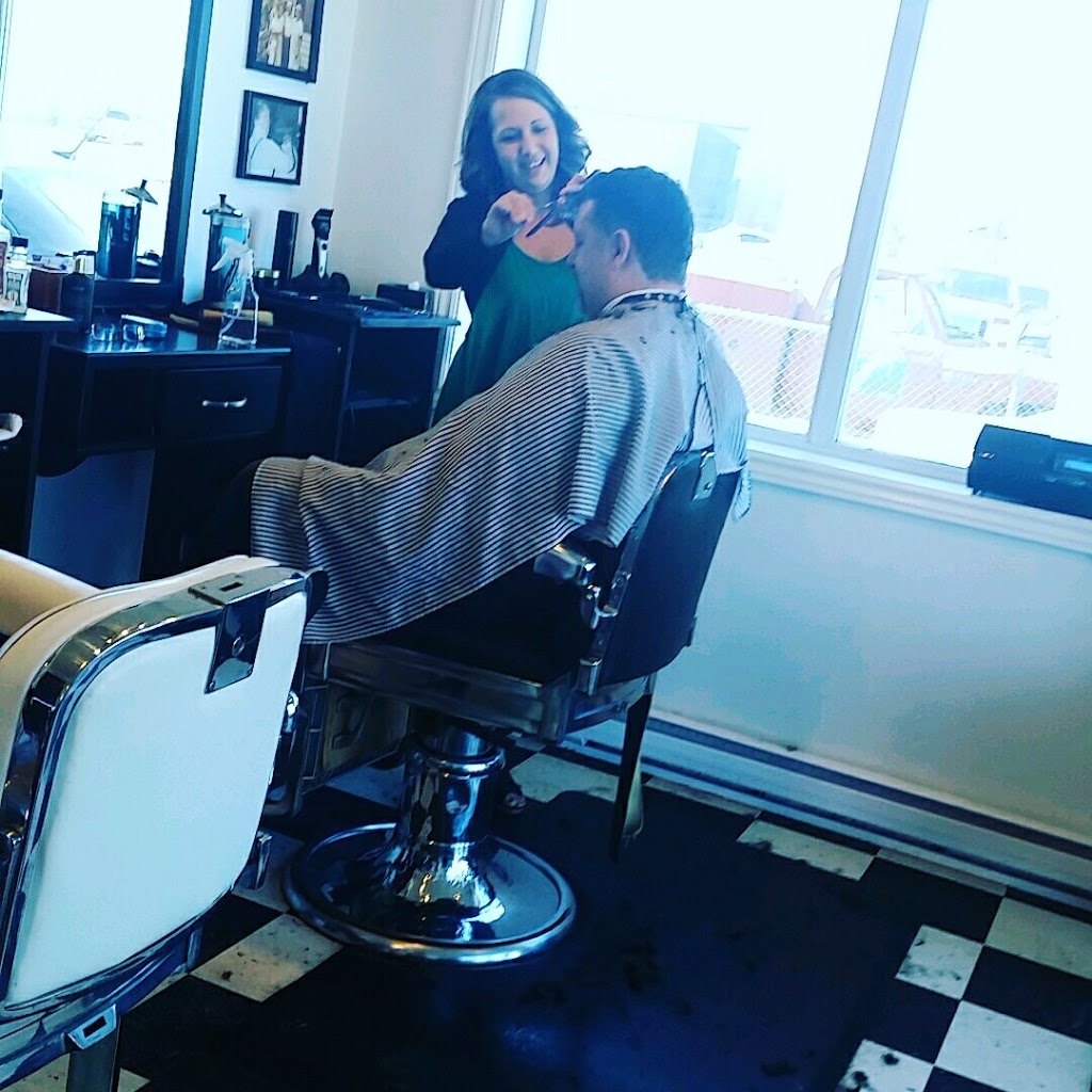 Back To Barbering | 425 West St North, Plaza, Fittons Rd W unit 24, Orillia, ON L3V 7R2, Canada | Phone: (705) 325-4247