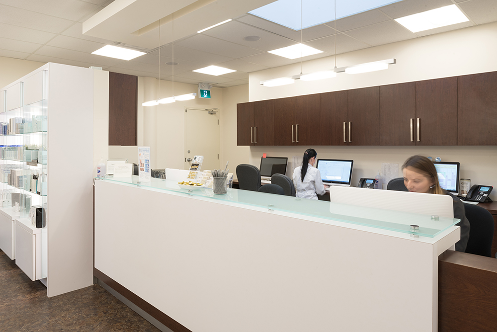 Toronto Dermatology Centre | 4256 Bathurst St #400, North York, ON M3H 5Y8, Canada | Phone: (416) 633-0001