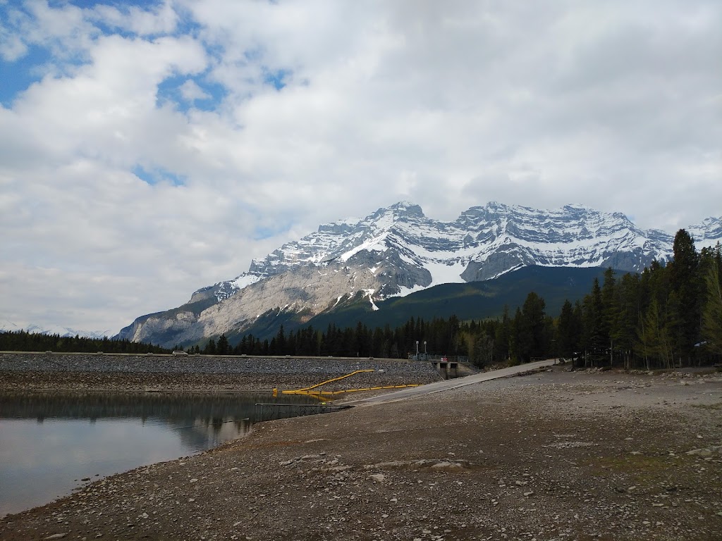 Lake Minnewanka Parking Lot | Lake Minnewanka Scenic Dr, Alberta T1L 1K2, Canada | Phone: (403) 762-1550