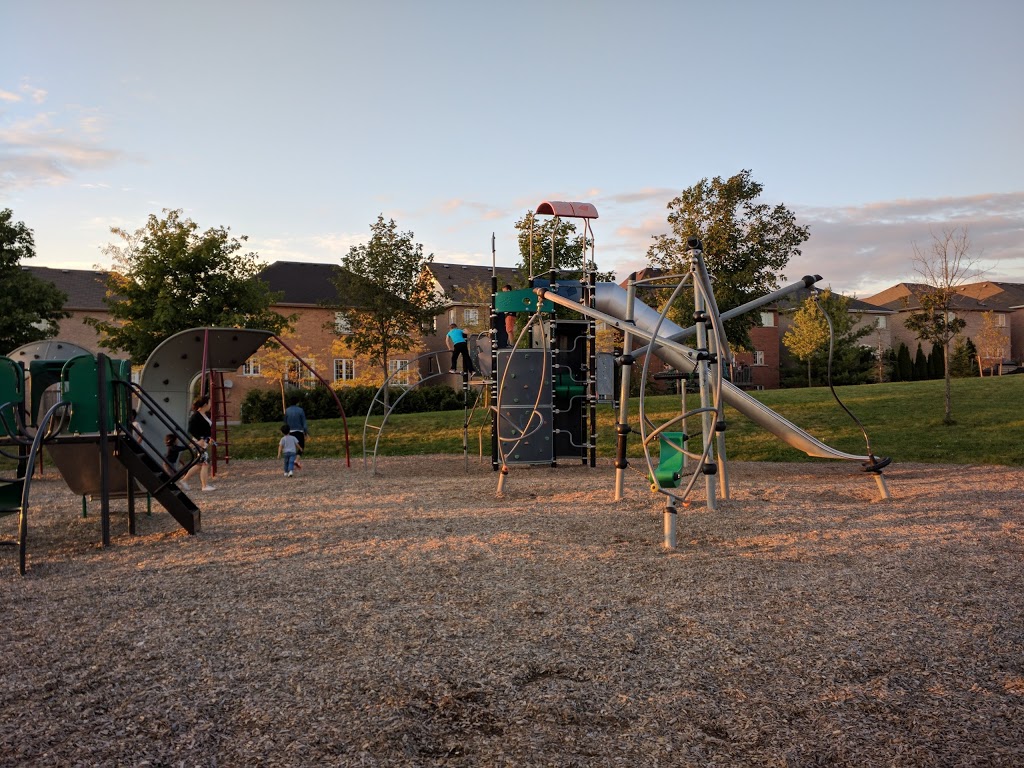 Woodland Hills Labyrinth Park | 3A7, 45 Ford Wilson Blvd, Newmarket, ON L3X 3A7, Canada