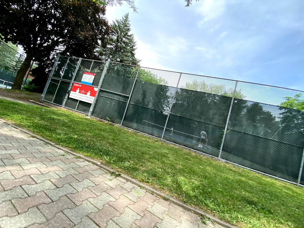 terrain de tennis | Côte Saint-Luc, QC H4W, Canada | Phone: (514) 485-8912