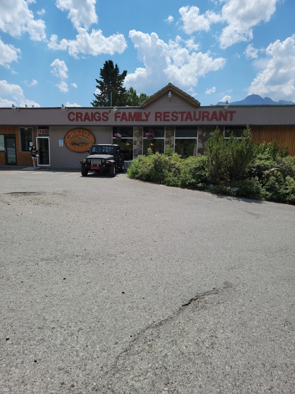 Craigs Way Station | 1727 Mountain Ave, Canmore, AB T1W 2W1, Canada | Phone: (403) 678-2656