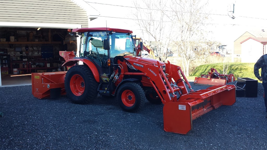 Multi-Travaux Excavation-Déneigement | route 122, Saint-Cyrille-de-Wendover, QC J1Z 1Z4, Canada | Phone: (819) 817-1557