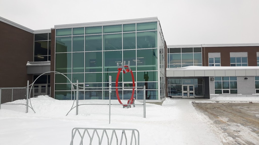 New West School | Laval, QC H7A 3K1, Canada | Phone: (450) 662-7000