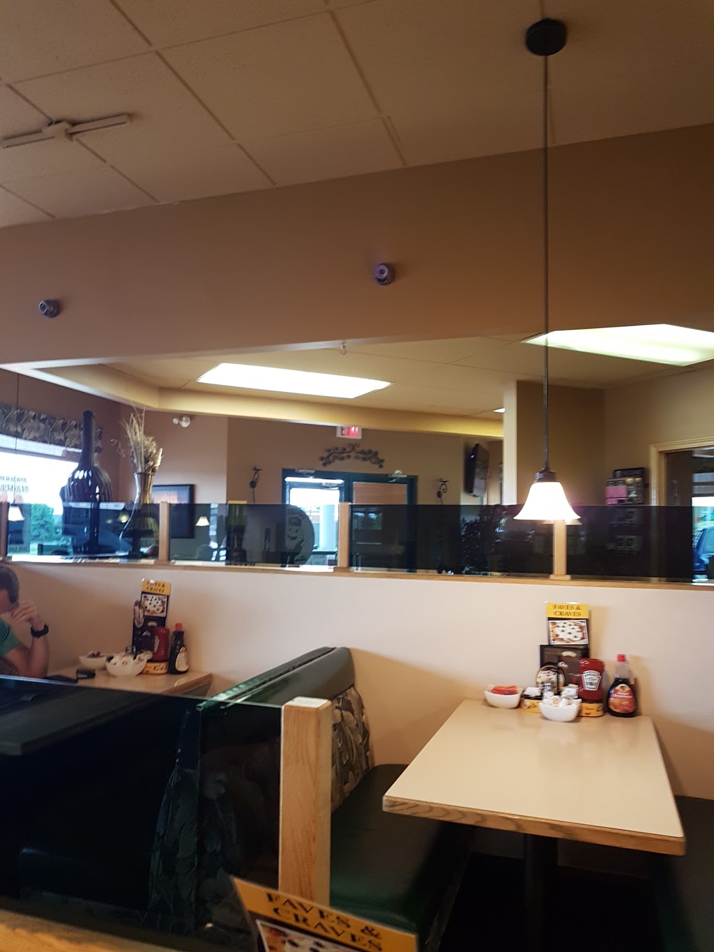 Humptys Family Restaurant | 8815 101 St, Fort Saskatchewan, AB T8L 4J6, Canada | Phone: (780) 992-1968