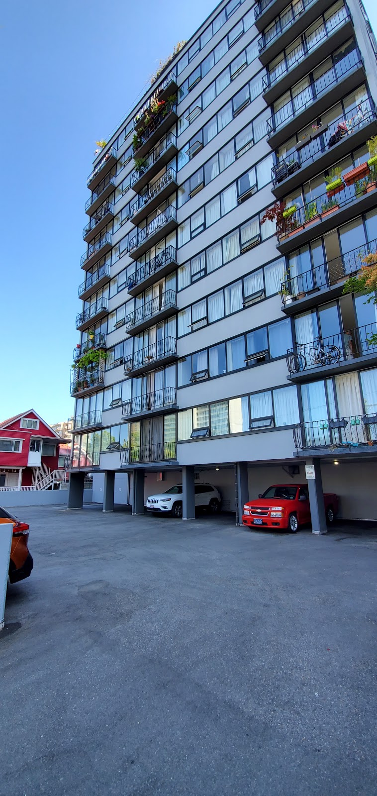 Golden Gates Apartments | 1772 Comox St, Vancouver, BC V6G 1P8, Canada | Phone: (604) 662-4431