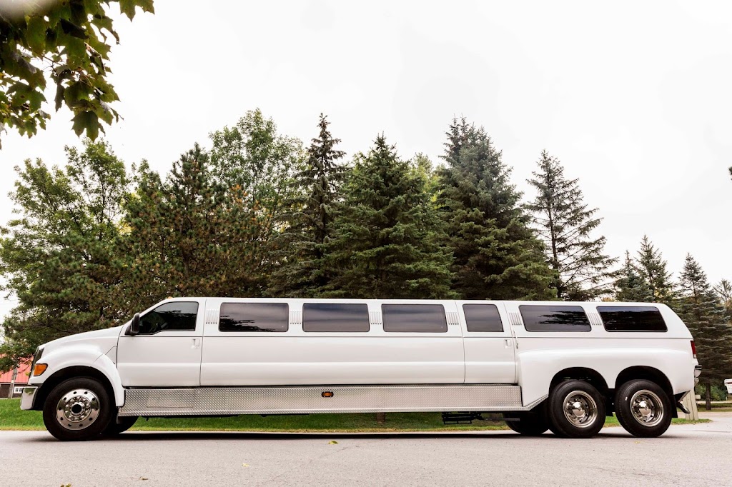 Autobus Limo | 8500 Chem. Delmeade, Mont-Royal, QC H4T 1L6, Canada | Phone: (514) 363-6035