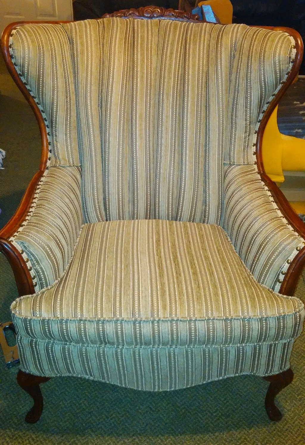 Reupholster Queen | 130 Colby St, Cheektowaga, NY 14206, USA | Phone: (716) 989-7045