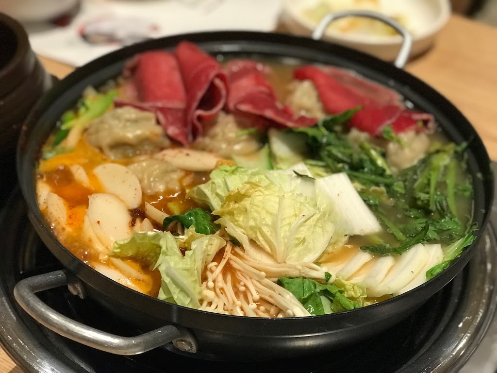 Myoungdong Chammat Kalguksu | 1549 Steeles Ave E, North York, ON M2M 3Y7, Canada | Phone: (416) 733-8811