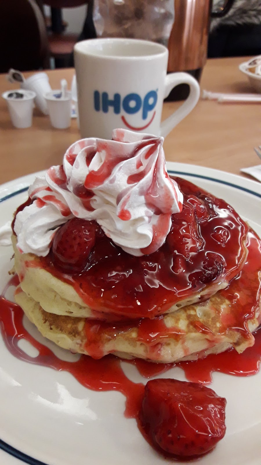 IHOP Niagara Falls, Ramada Fallsview | 6045 Stanley Ave, Niagara Falls, ON L2G 3Y3, Canada | Phone: (905) 374-4142