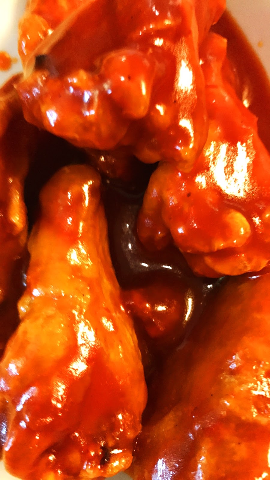 Buffalo Bills Wings | 14329 Boul de Pierrefonds, Pierrefonds, QC H9H 1Z2, Canada | Phone: (514) 620-2030