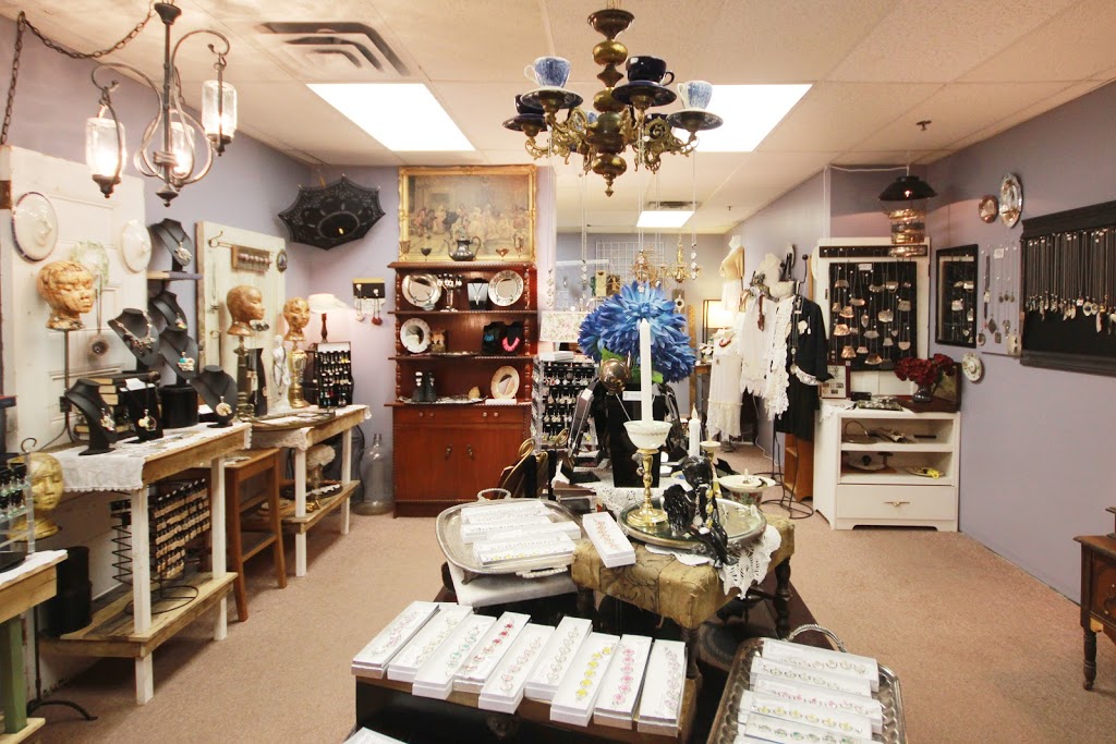 SilverandChina.....now known as MyVintageRevamped | 318 St Lawrence St, Merrickville, ON K0G 1N0, Canada | Phone: (613) 269-2187