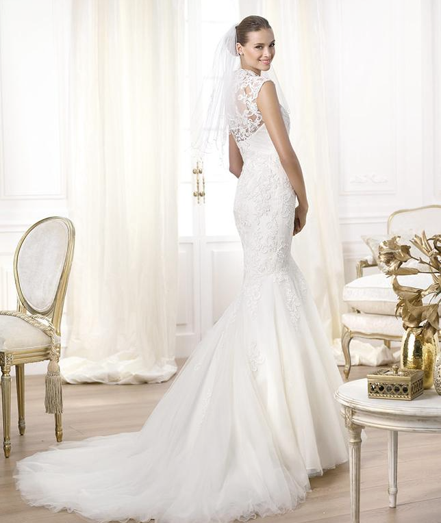 Toronto Classic Wedding Dresses Outlet | 2601 Matheson Blvd E #5, Mississauga, ON L4W 5A8, Canada | Phone: (905) 782-1954