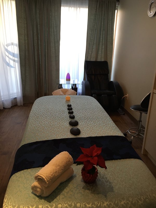 Five Oceans Spa | 101 – 2433 Bellevue Avenue, West Vancouver, BC V7V 1E1, Canada | Phone: (604) 922-0359