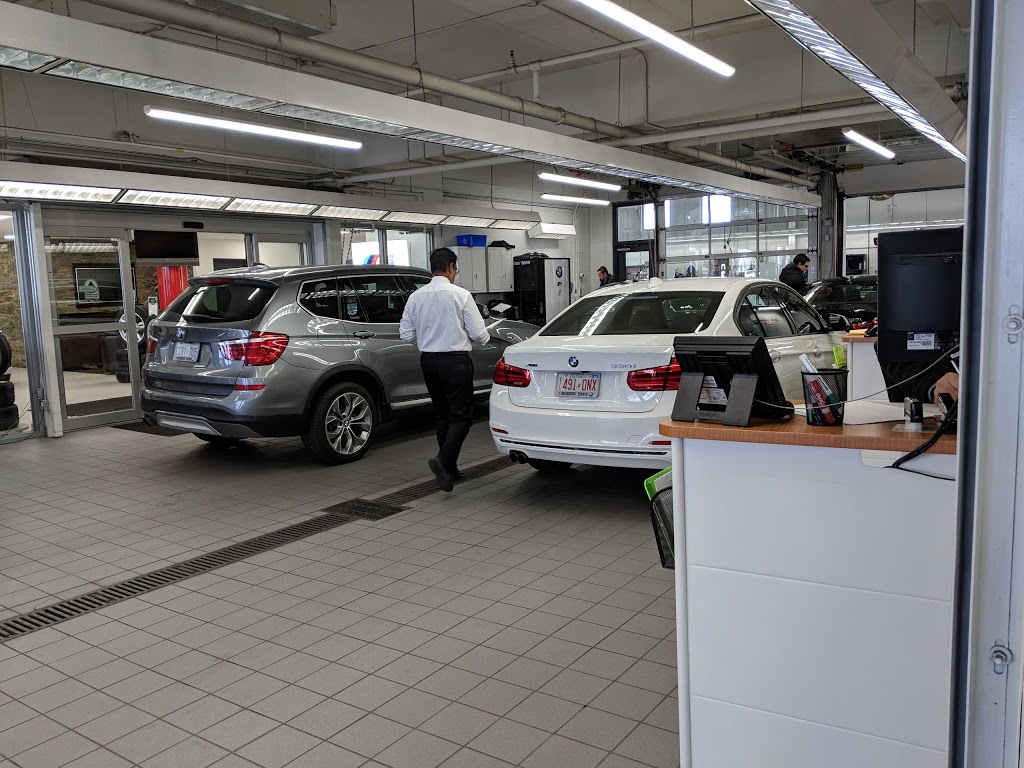 Budds BMW | 2454 S Service Rd W, Oakville, ON L6L 5M9, Canada | Phone: (905) 845-3577