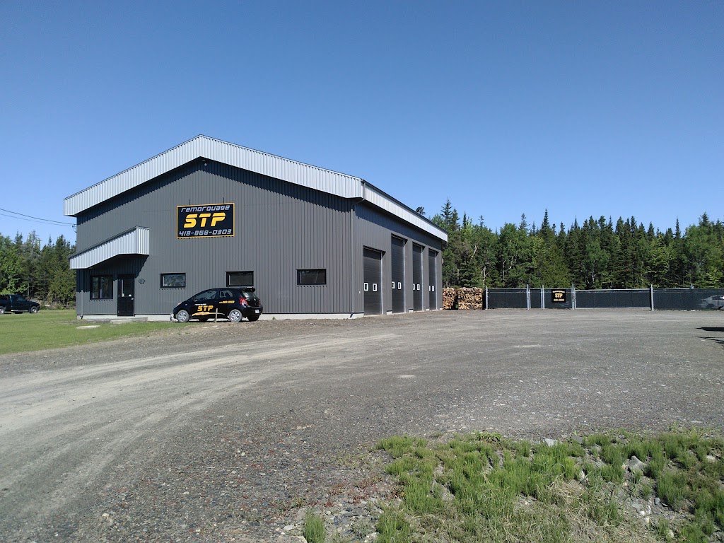 Remorquage STP | 228 Rue Beaubien, Rivière-du-Loup, QC G5R 5M1, Canada | Phone: (418) 868-0303