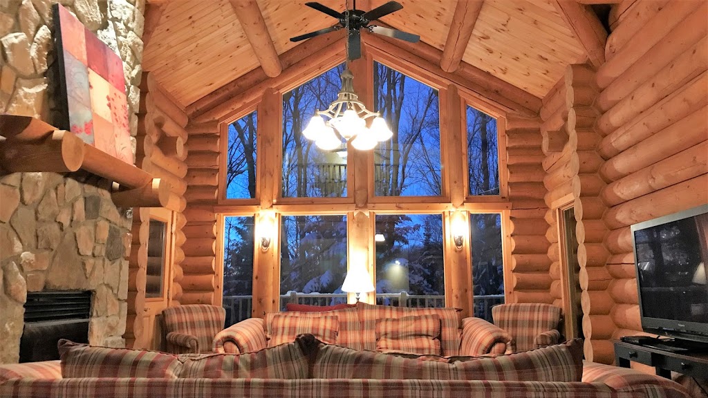 Chalet Majesté du Nord (Private - Ata Immobilier inc.) | 1150 Chemin des Pionniers, Labelle, QC J0T 1H0, Canada | Phone: (514) 999-5273