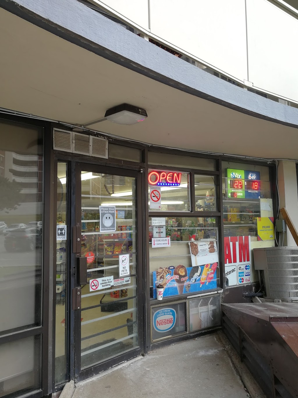 Richview Self Convenience Store | 1 Richview Rd, Etobicoke, ON M9P 2S1, Canada | Phone: (416) 519-0698