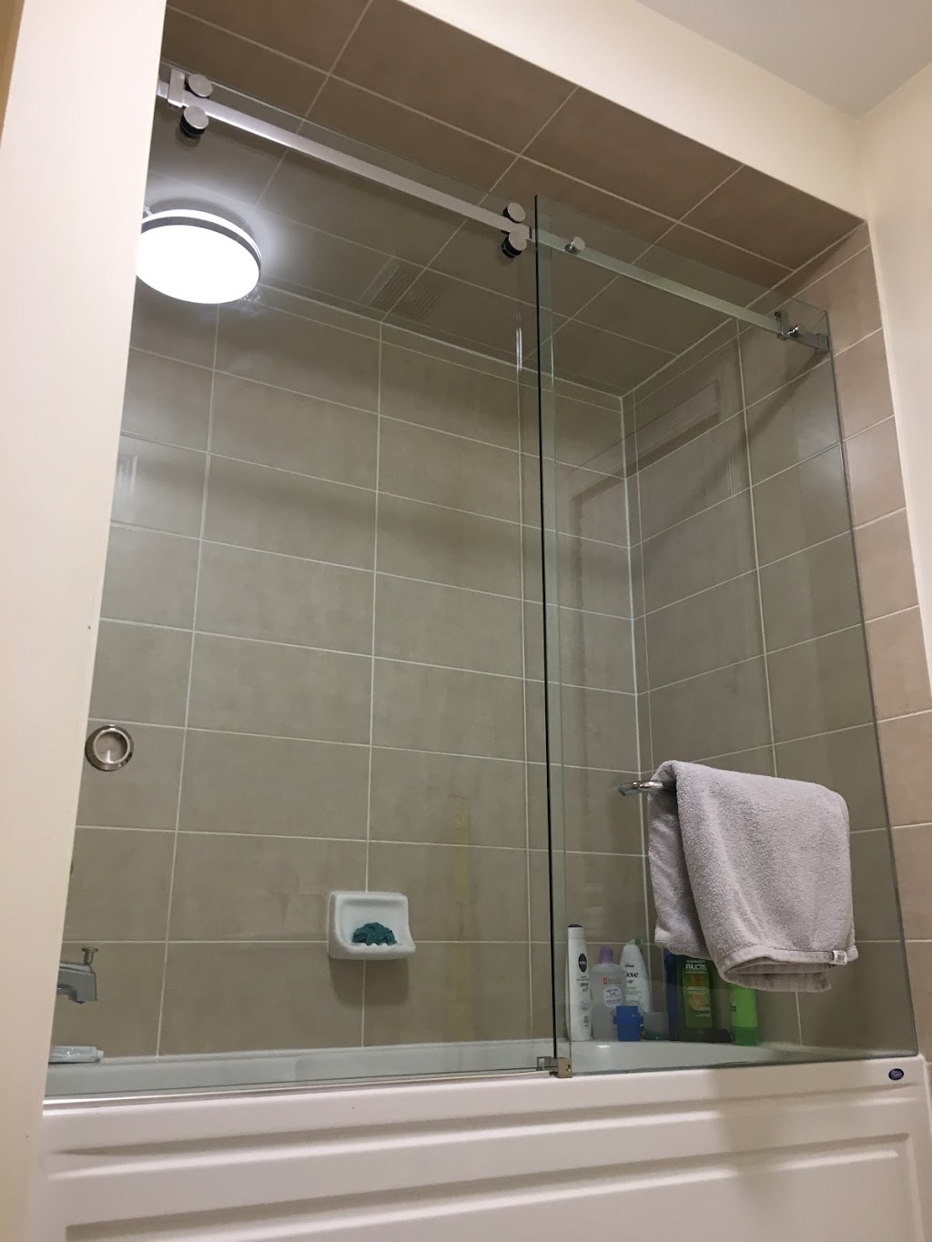 Dreamlux Glass - Custom Frameless Shower Doors | 180 Bonnie Braes Dr, Brampton, ON L6Y 5Y7, Canada | Phone: (647) 706-7495