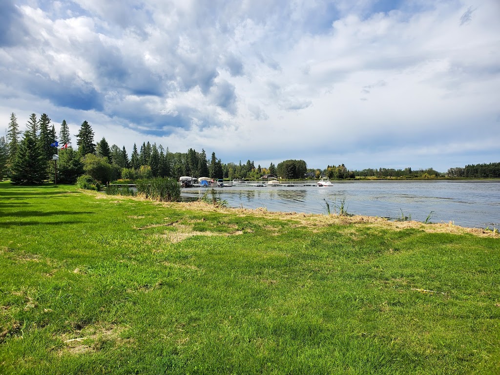 HAUSERS COVE | SE 33 46 6 W5th, Box 502, Buck Lake, AB T0C 0T0, Canada | Phone: (780) 388-2114