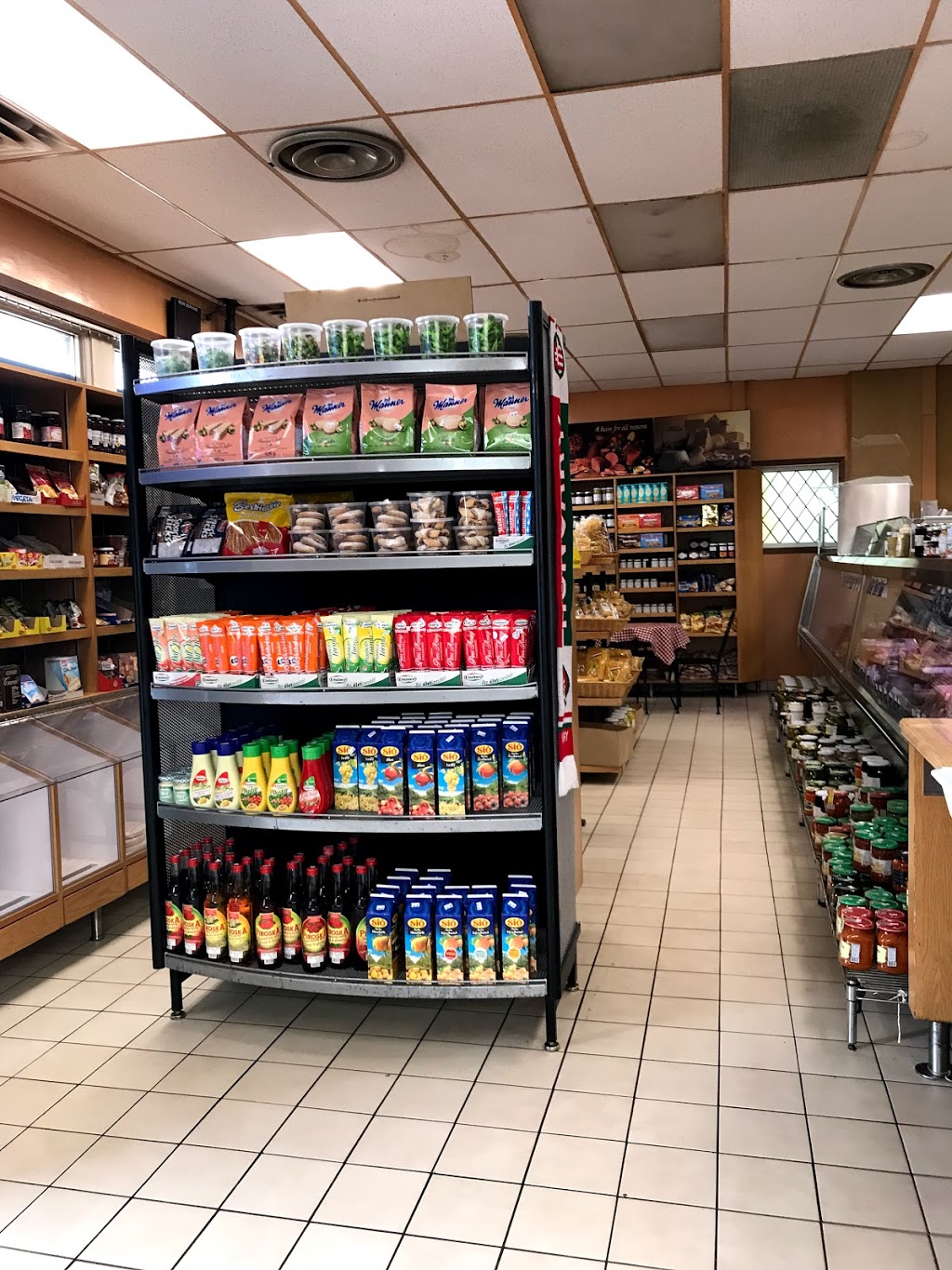 Marks Hungry Deli & Kitchen | 24 Chauncey Ave, Etobicoke, ON M8Z 2Z4, Canada | Phone: (416) 234-9911