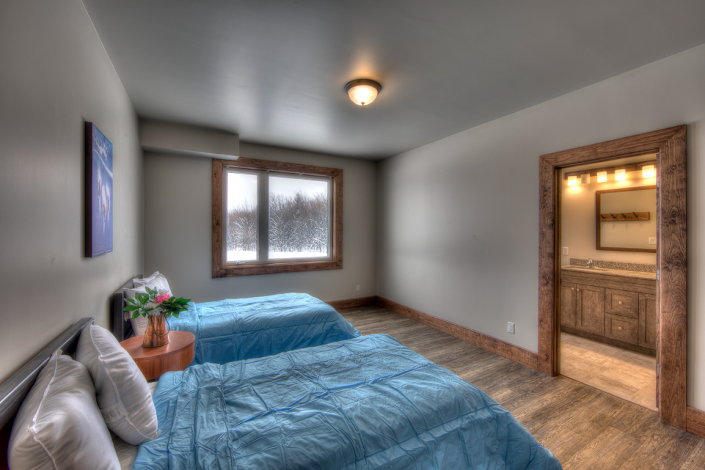 LUXURY 8 BEDROOM CHALET RENTAL | 102 Pilsen Way, The Blue Mountains, ON L9Y 0N7, Canada | Phone: (705) 445-1467