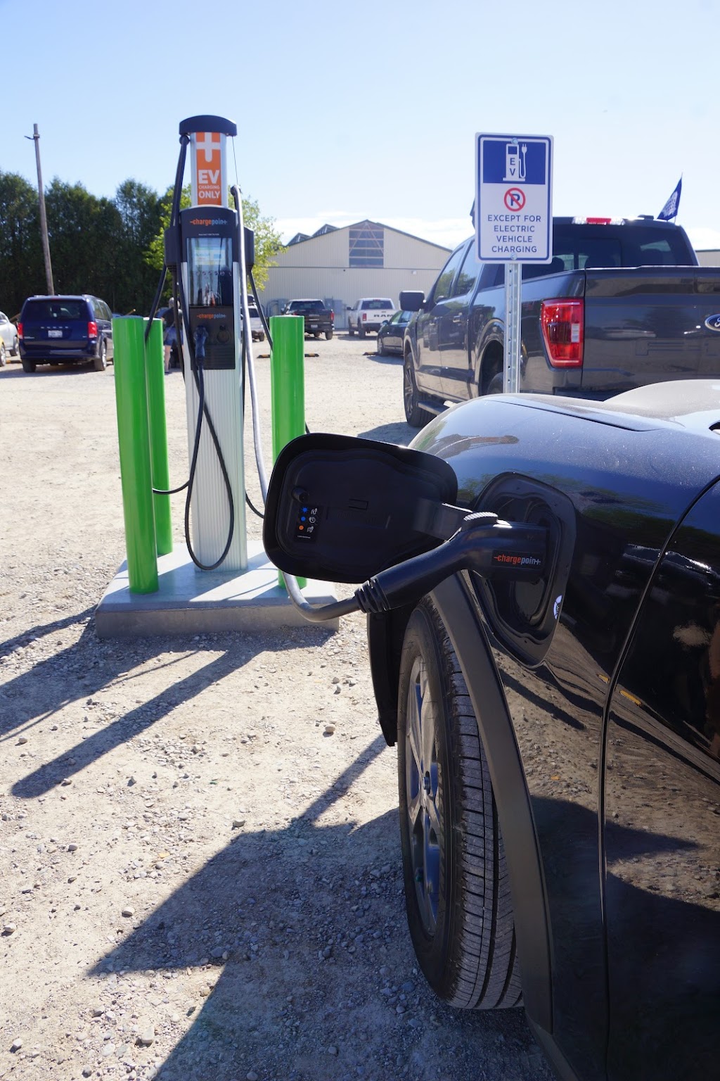 ChargePoint Charging Station | 20422 Nissouri Rd, Thorndale, ON N0M 2P0, Canada | Phone: (888) 758-4389