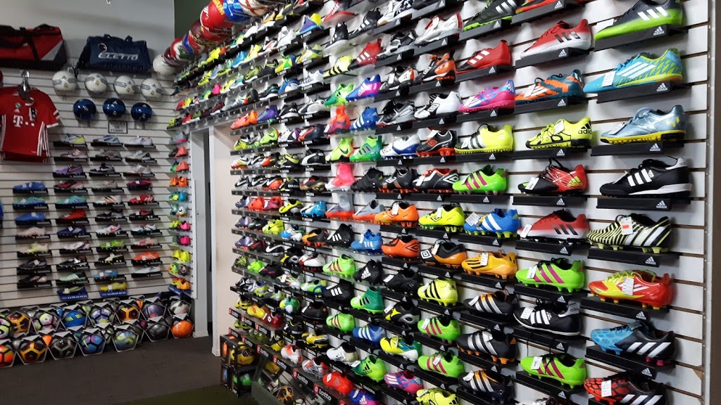 Soccer corner | 5705c Boulevard Taschereau, Brossard, QC J4Z 1A4, Canada | Phone: (450) 445-1484