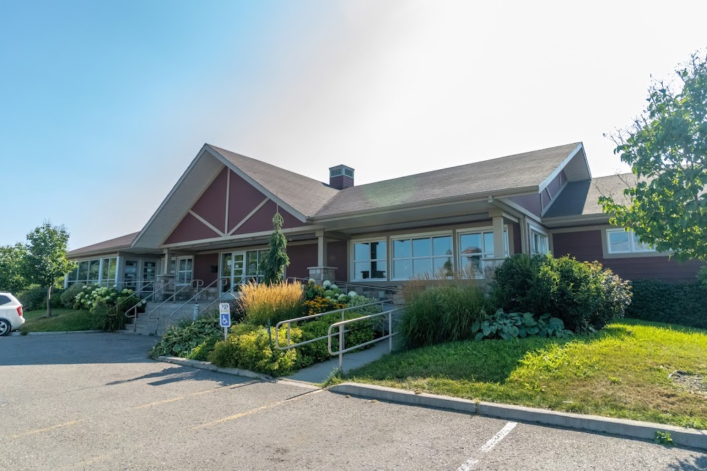 Veterinary Hospital Le Boisé | 270 Boul du Royaume E, Chicoutimi, QC G7H 0B9, Canada | Phone: (418) 696-1700