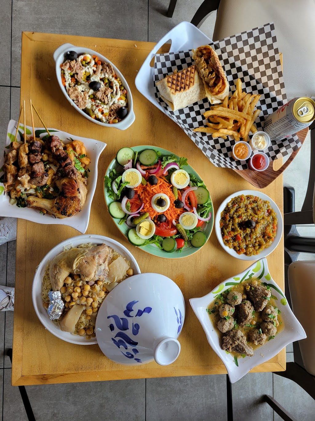 Restaurant Le Familial Dar Diaf | 760 Rue Notre-Dame, Repentigny, QC J5Y 1B6, Canada | Phone: (450) 704-2599