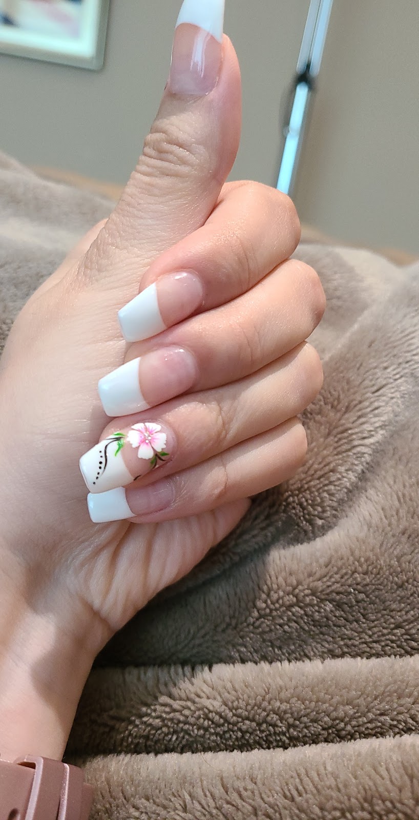 Kims Nails & Spa | 572 Niagara St, Welland, ON L3C 1L8, Canada | Phone: (905) 714-3330