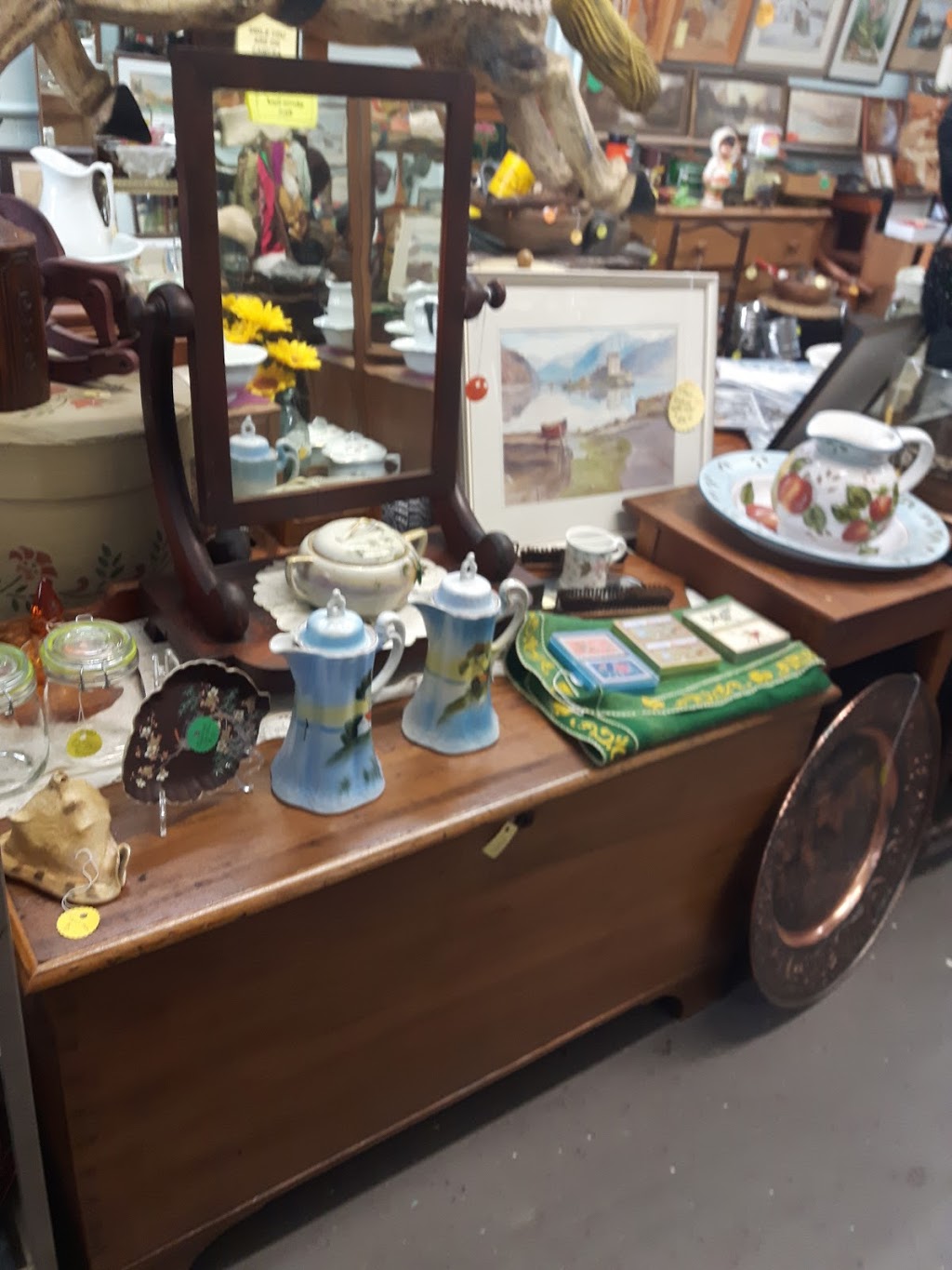 Aunt Mollys Antiques | 183 King St E, Gananoque, ON K7G 1G3, Canada | Phone: (705) 975-6246