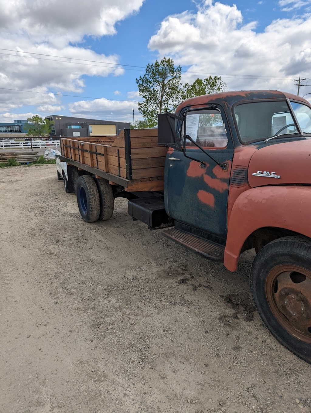 Olds Auction Mart | 4613 54 St, Olds, AB T4H 1E9, Canada | Phone: (403) 556-3655