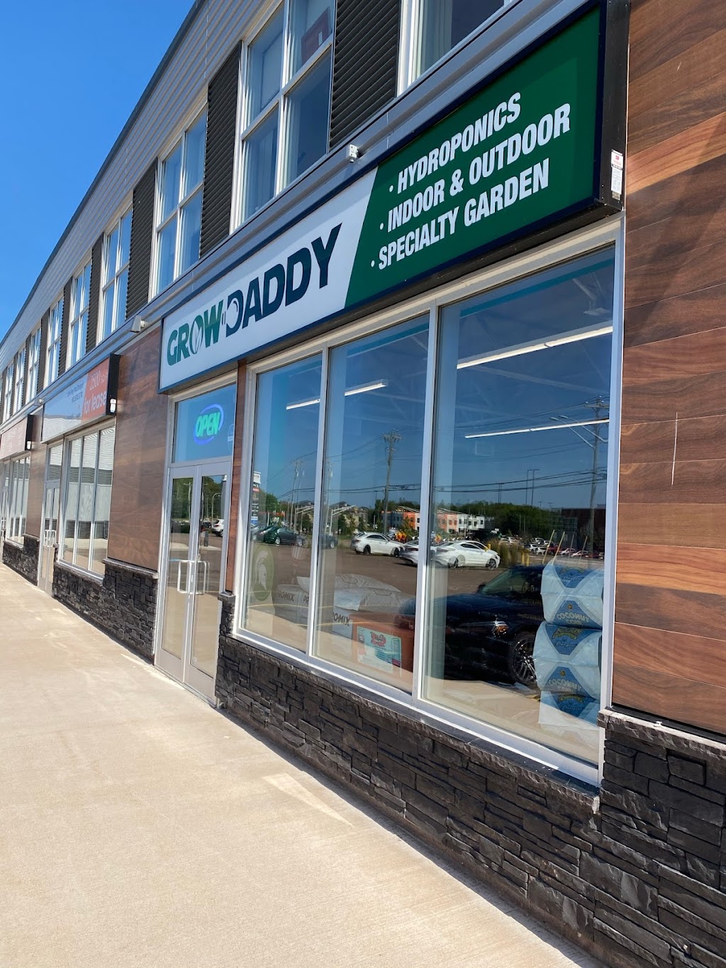 Grow Daddy Canada | 14 Kinlock Rd Unit #5, Stratford, PE C1B 1R1, Canada | Phone: (902) 367-2535