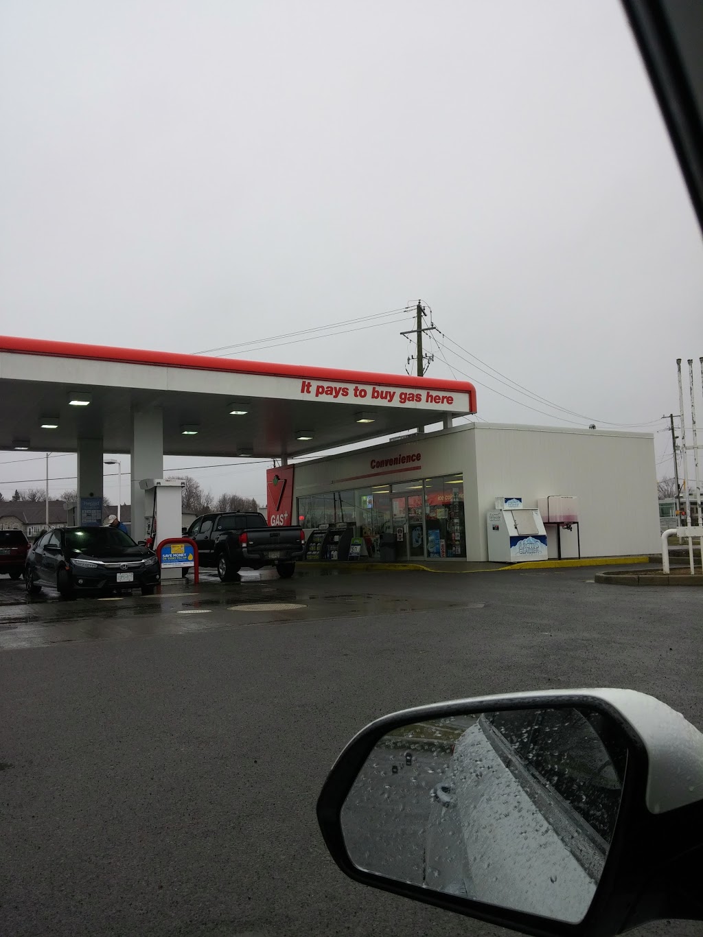 Canadian Tire Gas+ - Rockland | 9020 County Rd 17, Rockland, ON K4K 1V5, Canada | Phone: (613) 446-4589