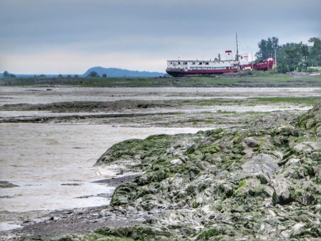 Le Bateau Ivre | Exposition des costumes de la Mi-Carême | Chemin de la Basse Ville, LIsle-aux-Grues, QC G0R 1P0, Canada | Phone: (418) 248-0129