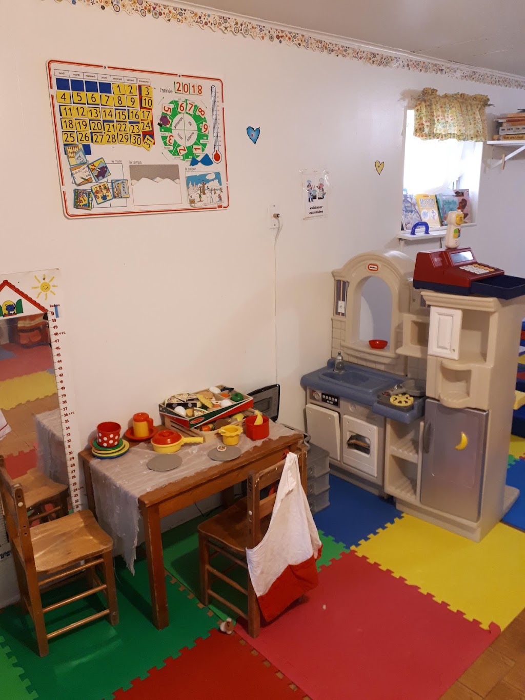 Nursery Les Amis De Viviane | 12177 Rue Valmont, Montréal, QC H3M 2V7, Canada | Phone: (514) 745-2384