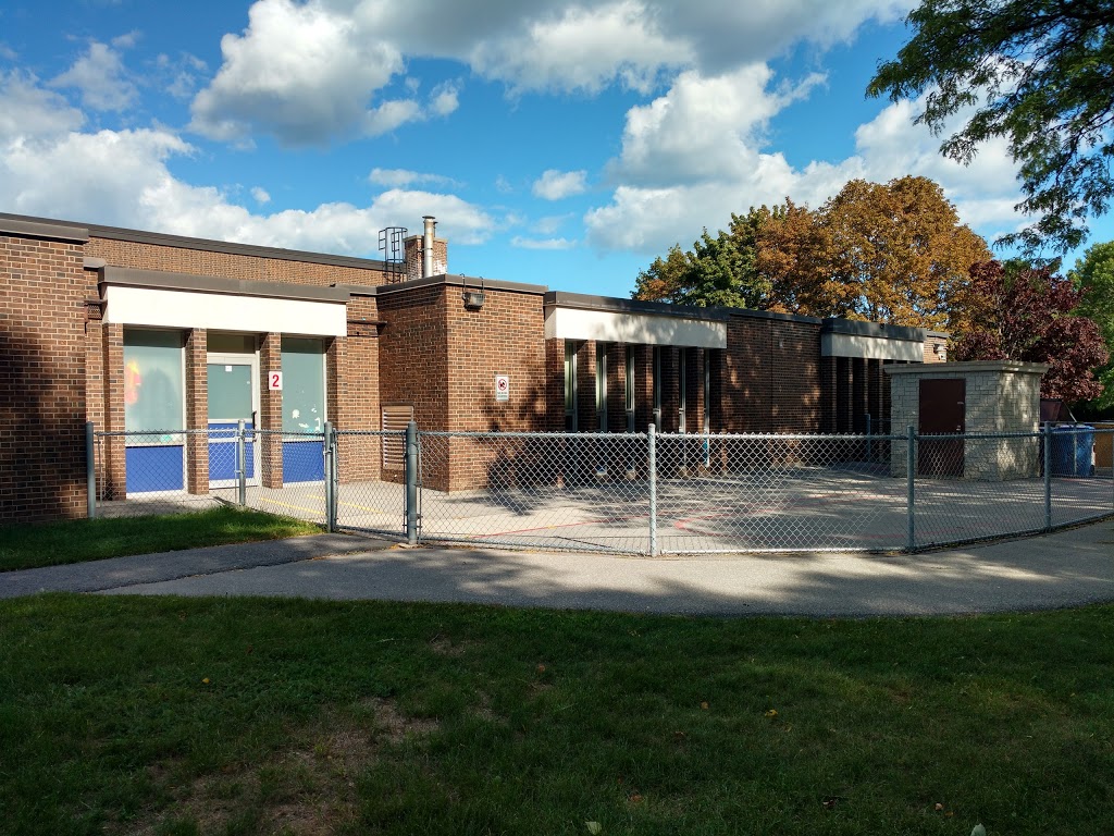 Ryerson Public School | 565 Woodview Rd, Burlington, ON L7N 2Z9, Canada | Phone: (905) 632-1766