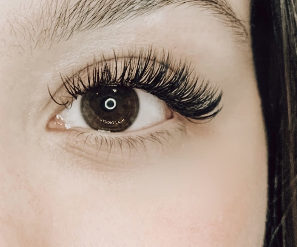 STUDIO LASH | 2100 Old Lakeshore Rd, Burlington, ON L7R 1C8, Canada | Phone: (905) 320-3734