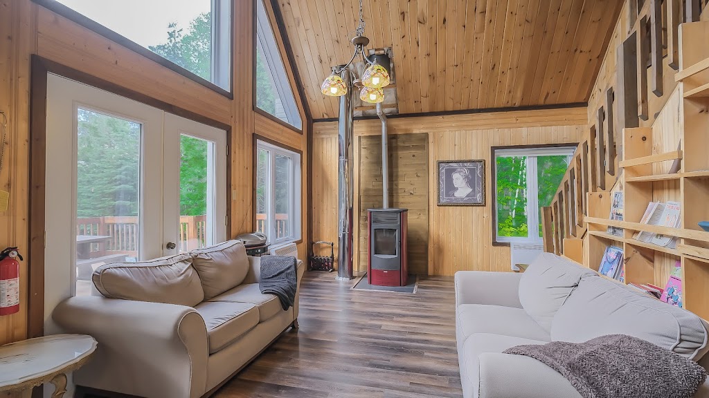 Chalet des Demers | 546 Mnt du Lac Gravel, Mont-Saint-Michel, QC J0W 1P0, Canada | Phone: (514) 705-5941