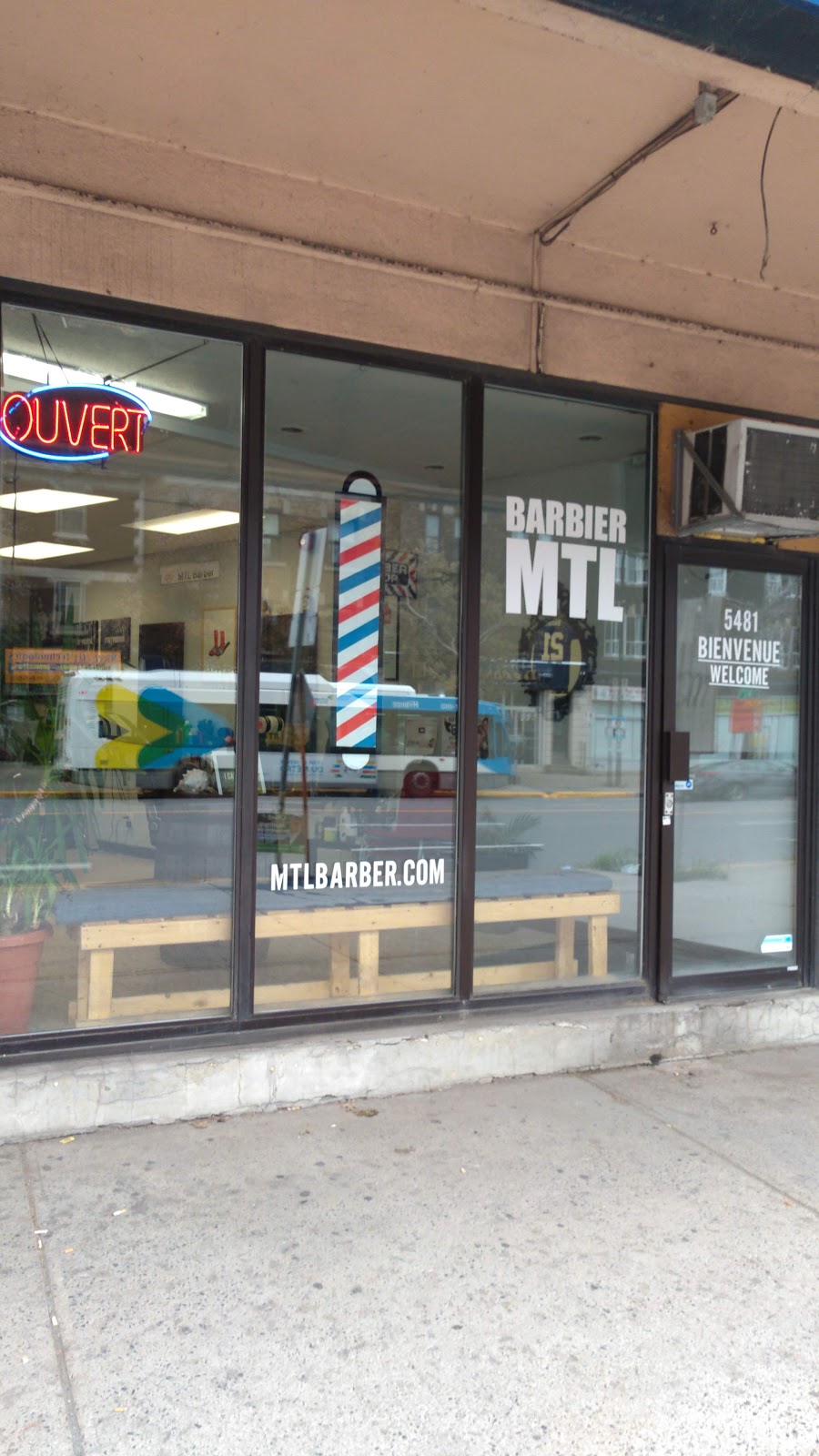 mtl barber | 16 Avenue Westminster N Suite 208, Montréal, QC H4X 1Y8, Canada | Phone: (438) 985-1016
