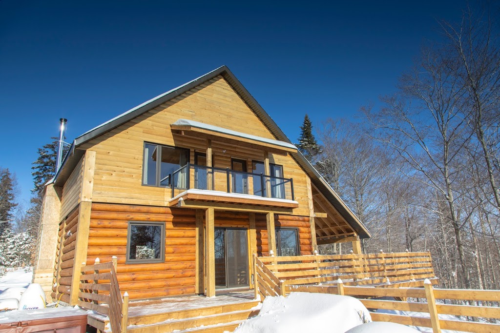 Chalet Dix | 433 rue Ioan, Wentworth-Nord, QC J0T 1Y0, Canada | Phone: (514) 562-6483