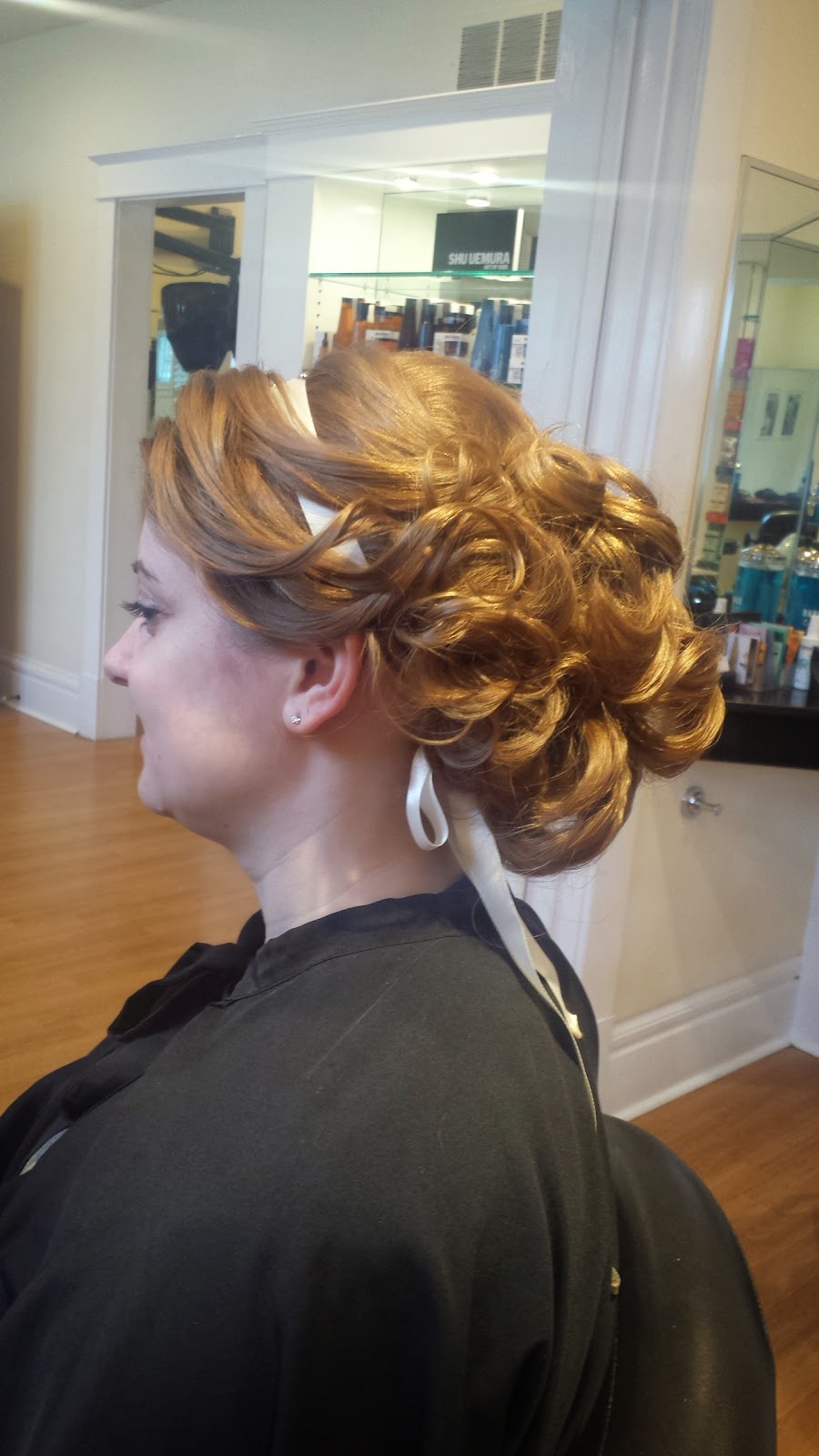 Mckinnon Hair Design Inc | 111 Balsam Ave S, Hamilton, ON L8M 3B4, Canada | Phone: (905) 544-6601