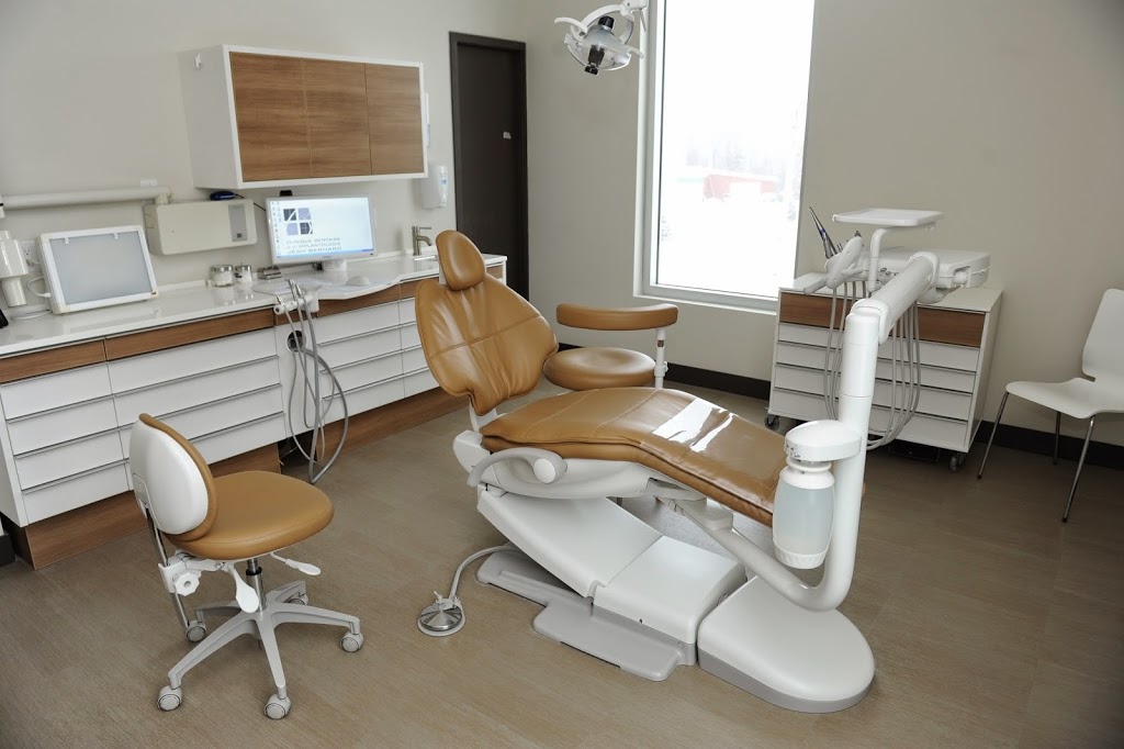 Dental Clinic & Implant Jean Bernard | 2471 Rue King E, Sherbrooke, QC J1G 5G9, Canada | Phone: (819) 566-4243