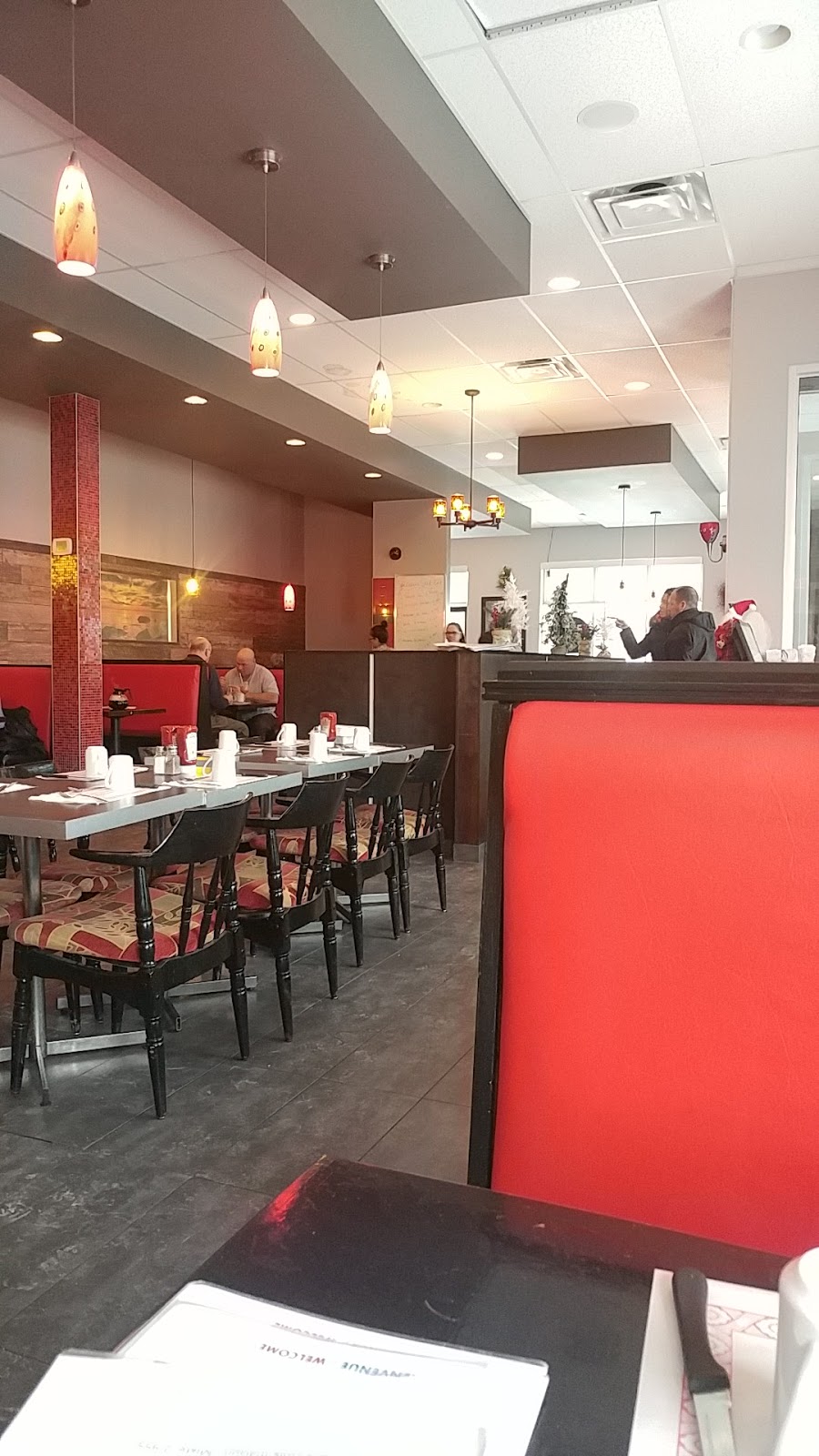 Restaurant Salut Québec | 685 Rue Martel, Richelieu, QC J3L 5R6, Canada | Phone: (450) 403-6229