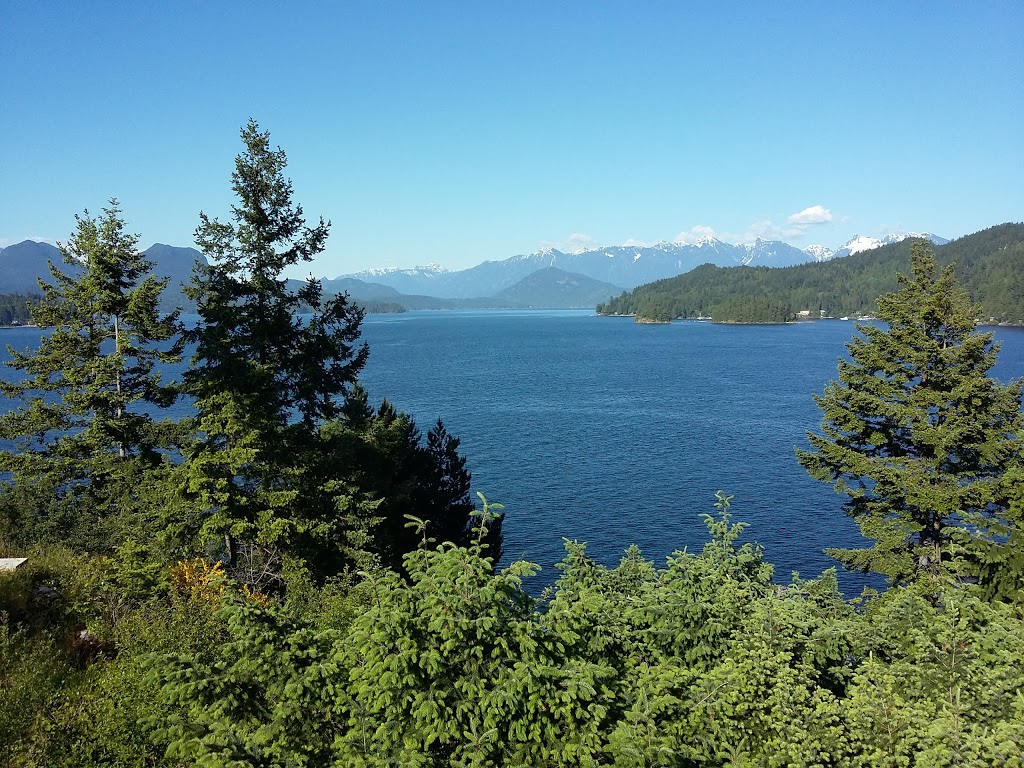 A View With A Room B&B | 326 Shoal Lookout, Gibsons, BC V0N 1V8, Canada | Phone: (604) 886-2234