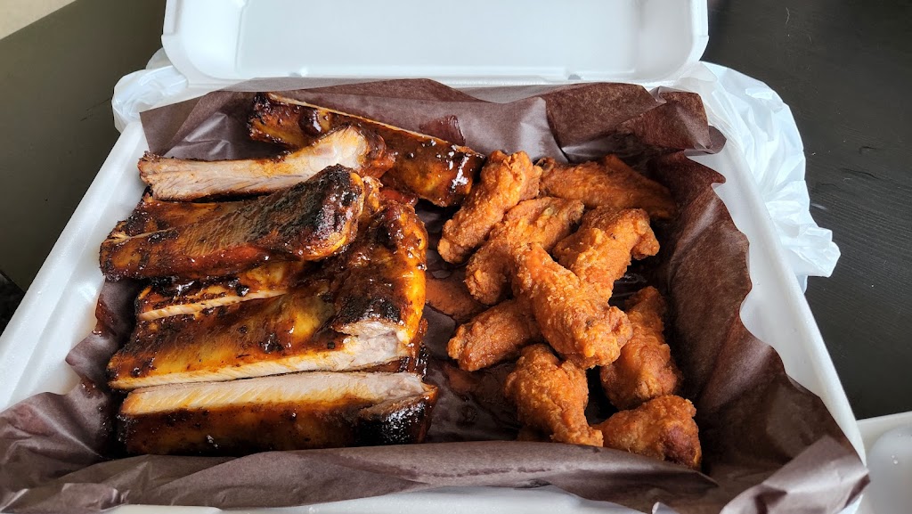 Big Bone BBQ & Wicked Wings | 244 Governors Rd, Hamilton, ON L9H 3L4, Canada | Phone: (905) 627-2663