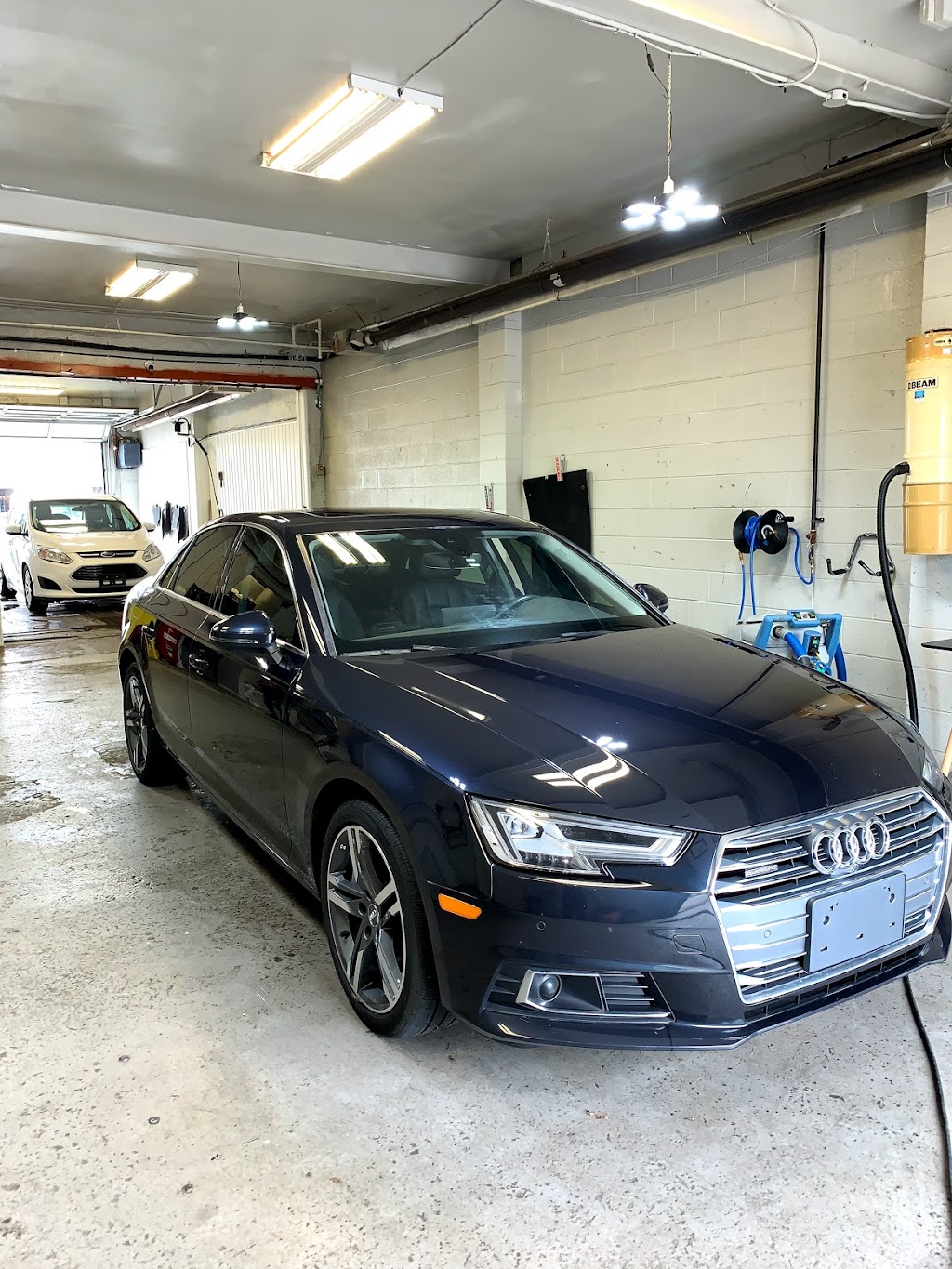 Baghdad Hand Wash & Auto Detailing | 2292 Dundas St W Unit B, Mississauga, ON L5K 1R5, Canada | Phone: (289) 400-6378