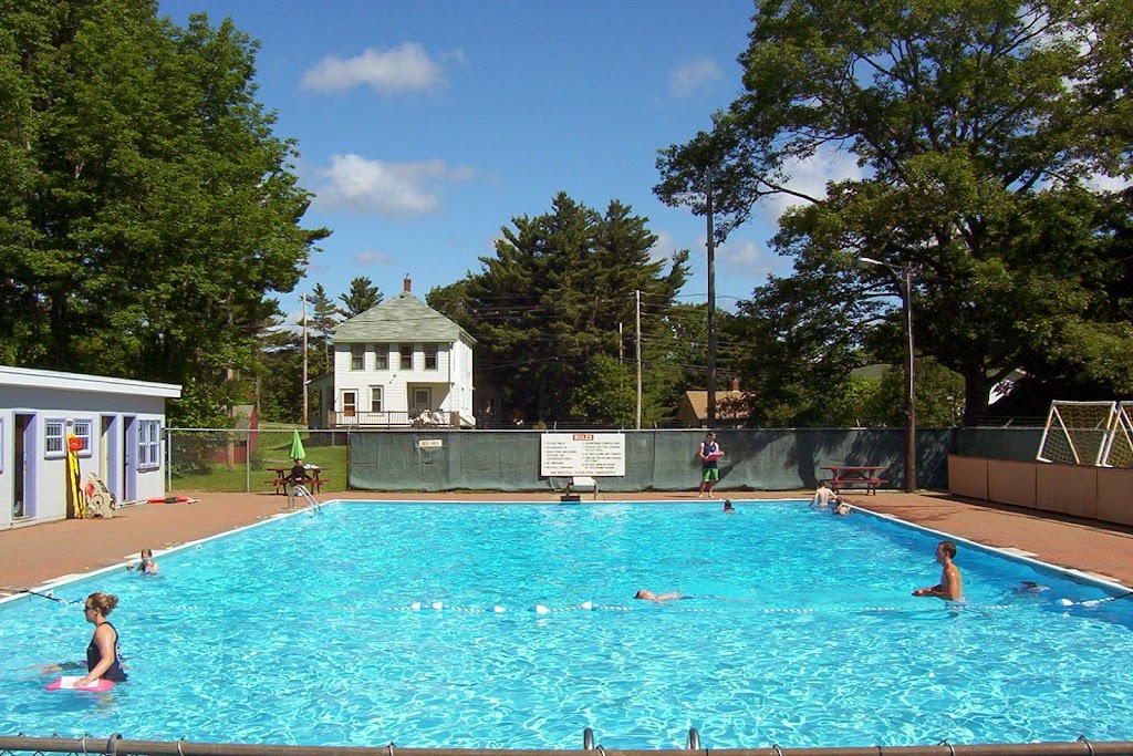 Mahone Bay Swimming Pool | 91 Clairmont St, Mahone Bay, NS B0J 2E0, Canada | Phone: (902) 624-6193