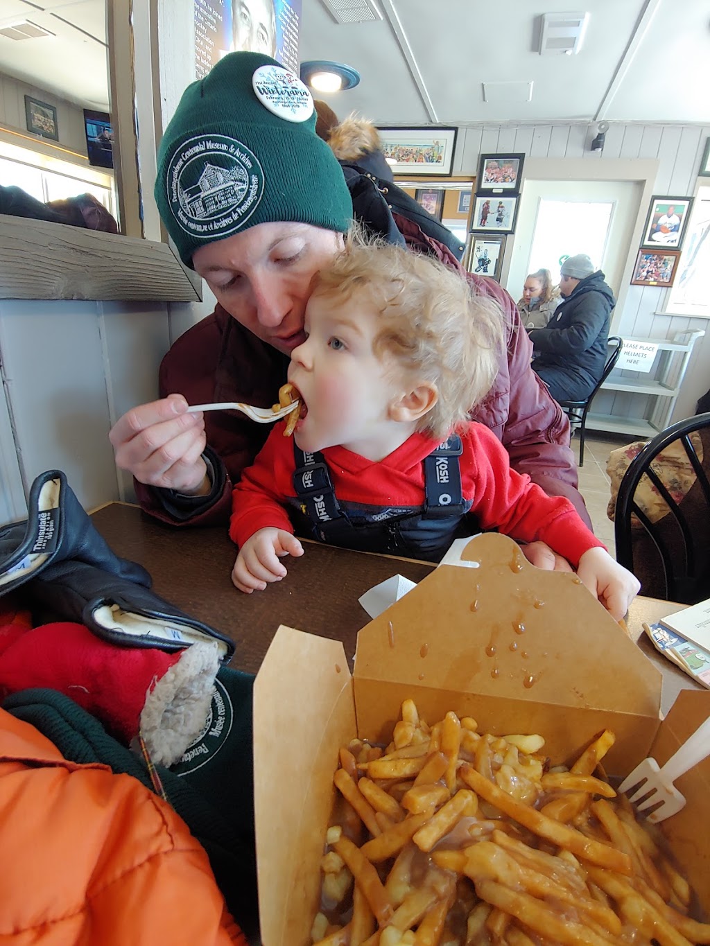 World Famous Dock Lunch | 4 Main St, Penetanguishene, ON L9M 1T1, Canada | Phone: (705) 549-8111